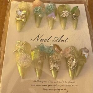 "Verdant Reverie" Press-On‎ Nail Set – Pearls, Petals & Gemstone Glow